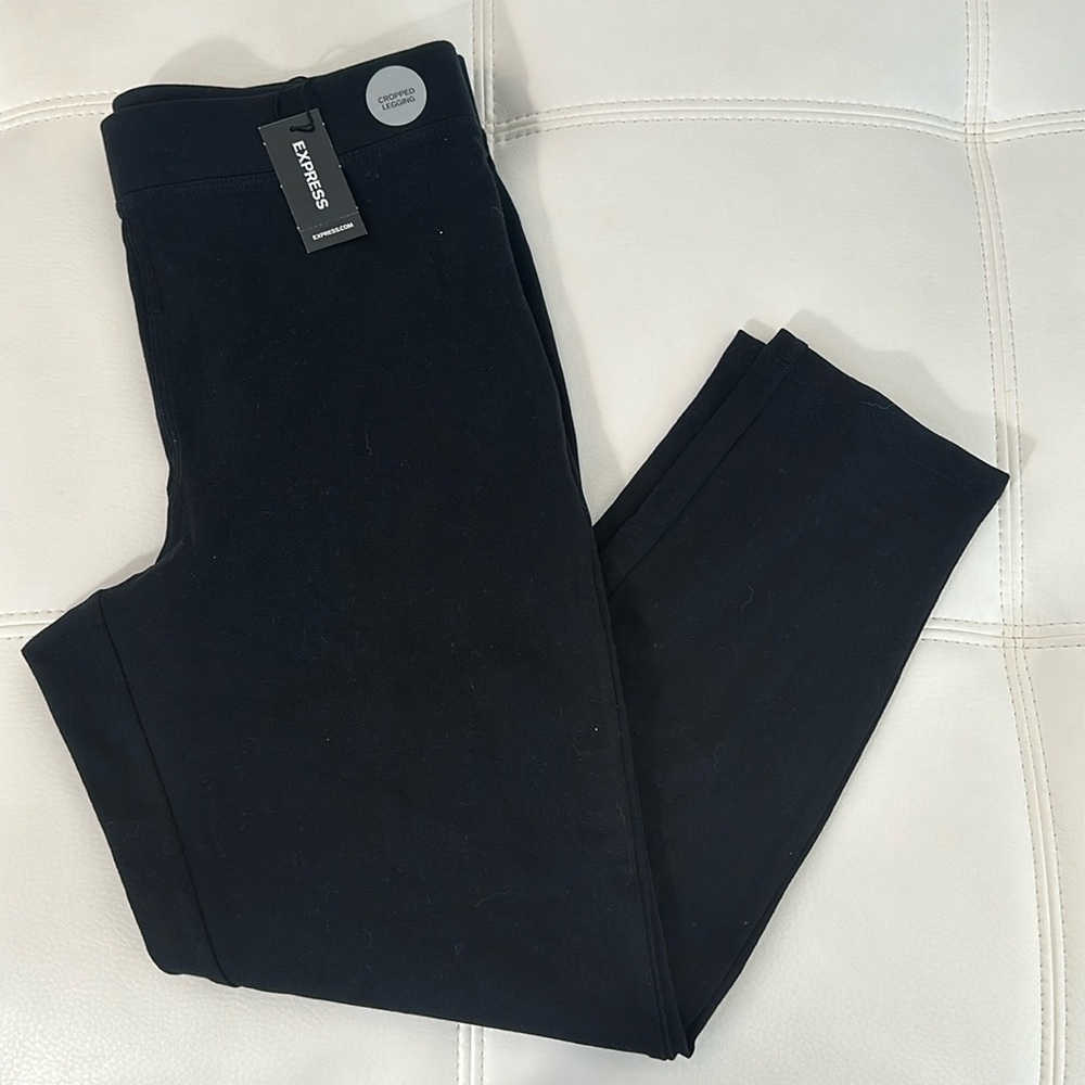 EXPRESS Cropped Leggings Size M (NWT)